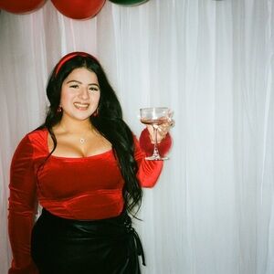 Meet your Posher, Claudia